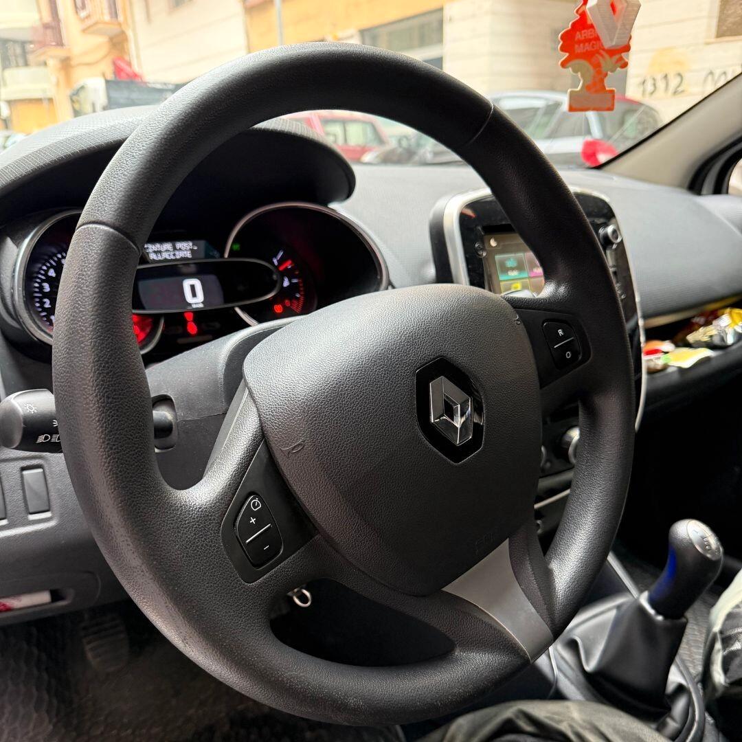 Renault Clio 1.2 75CV con impianto GPL