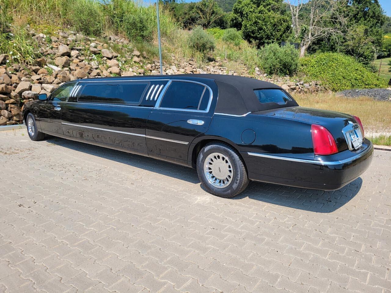 Limousine Lincoln Town car V8 4.6cc 209cv Benz/Gpl