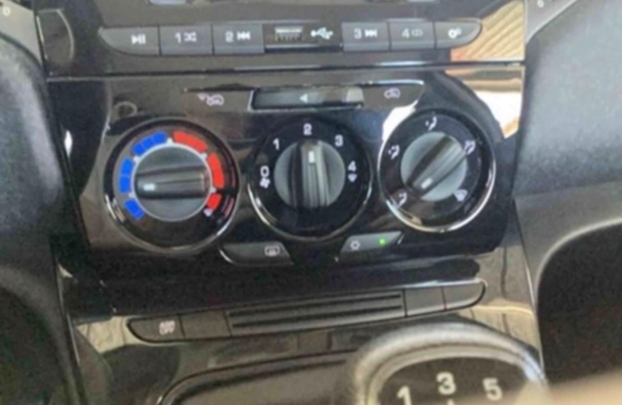 Lancia Ypsilon 1.0 FireFly 5 porte S&S Hybrid Ecochic Gold