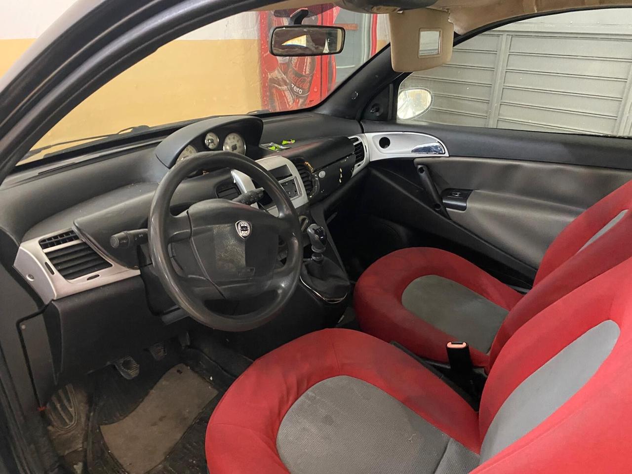 Lancia Ypsilon 1.2cc gpl (PRIVATO)-2011