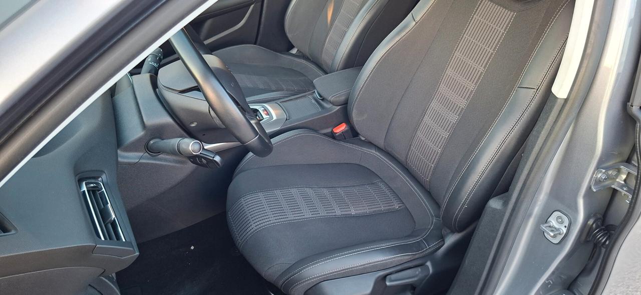 Peugeot 308 1.2 e THP Allure