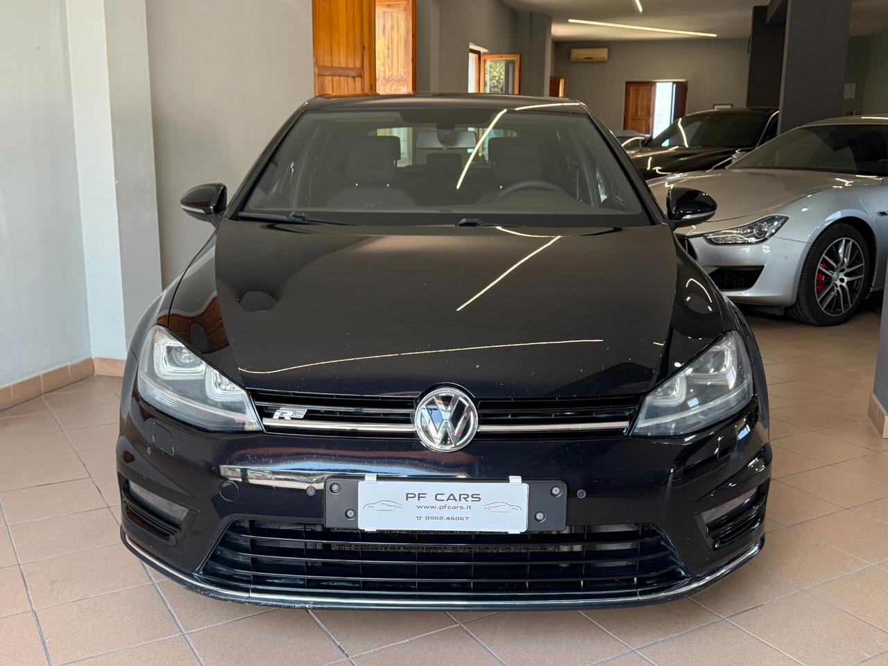 Volkswagen Golf 2.0 TDI DSG 5p. Highline BlueMotion R line.