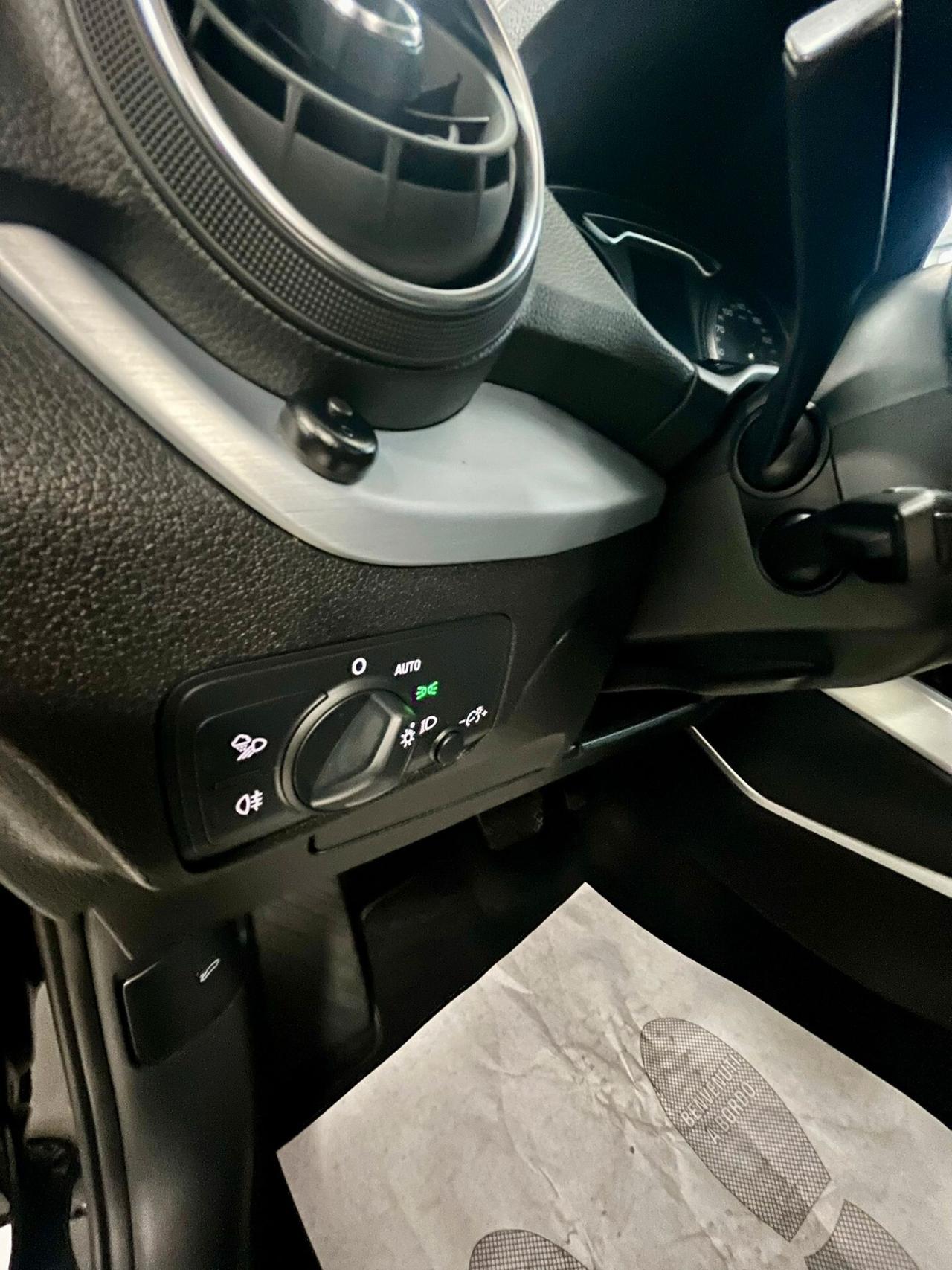 Audi Q2 30 TDI S tronic Business Design