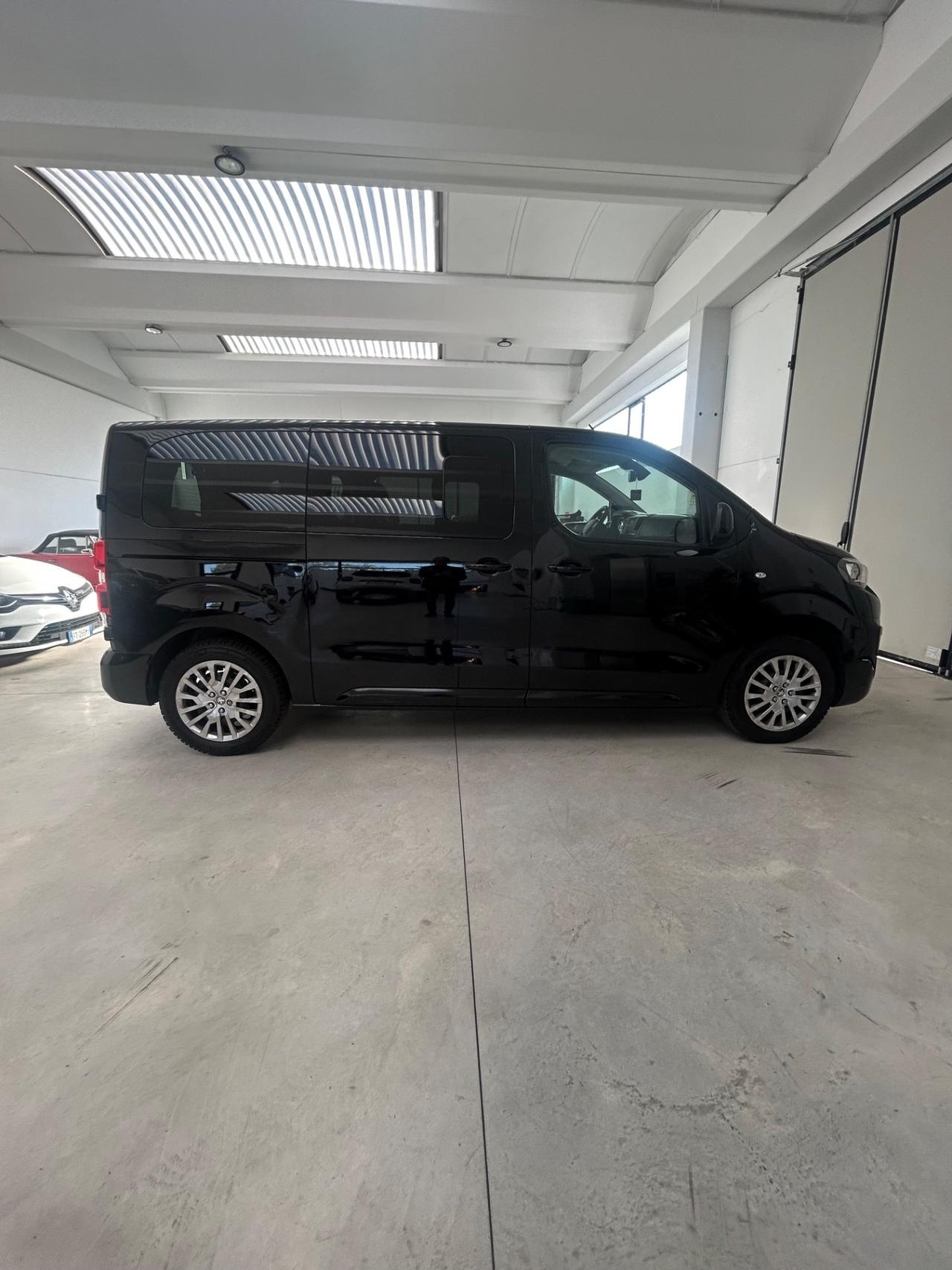 Peugeot Traveller BlueHDi 150 S&S Compact Business