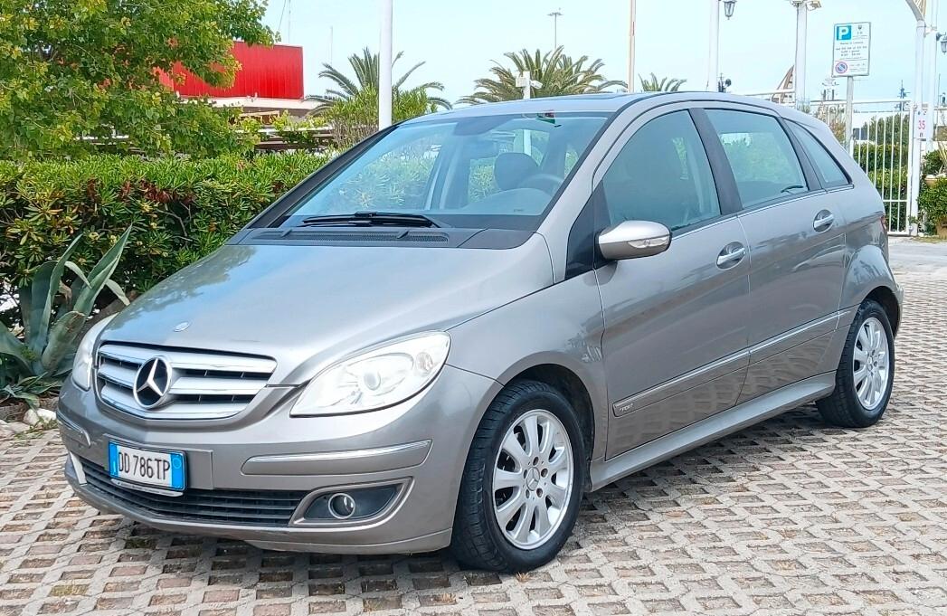 Mercedes-benz B 200 DIESEL Sport 5P. CAMBIO AUTOMATICO - PERMUTE