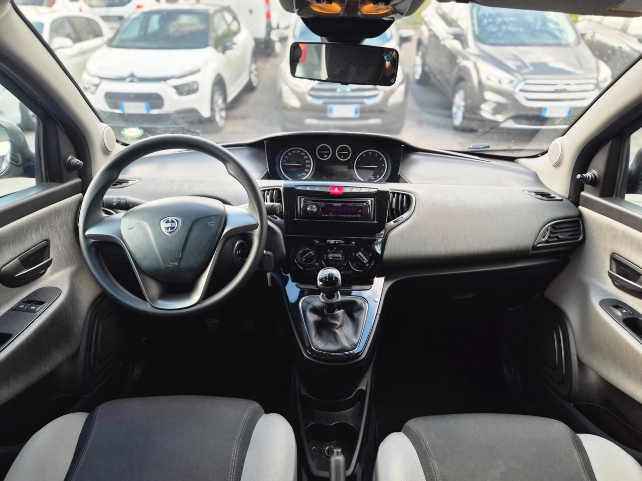 Lancia Ypsilon 1.2 69 CV 5 porte S&S Platinum