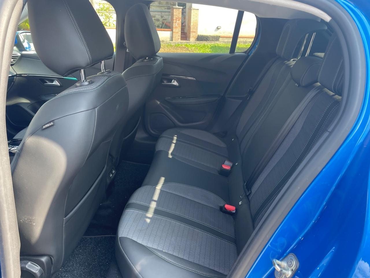 Peugeot 208 e 136 CV 5 porte Allure Pack Cockpit