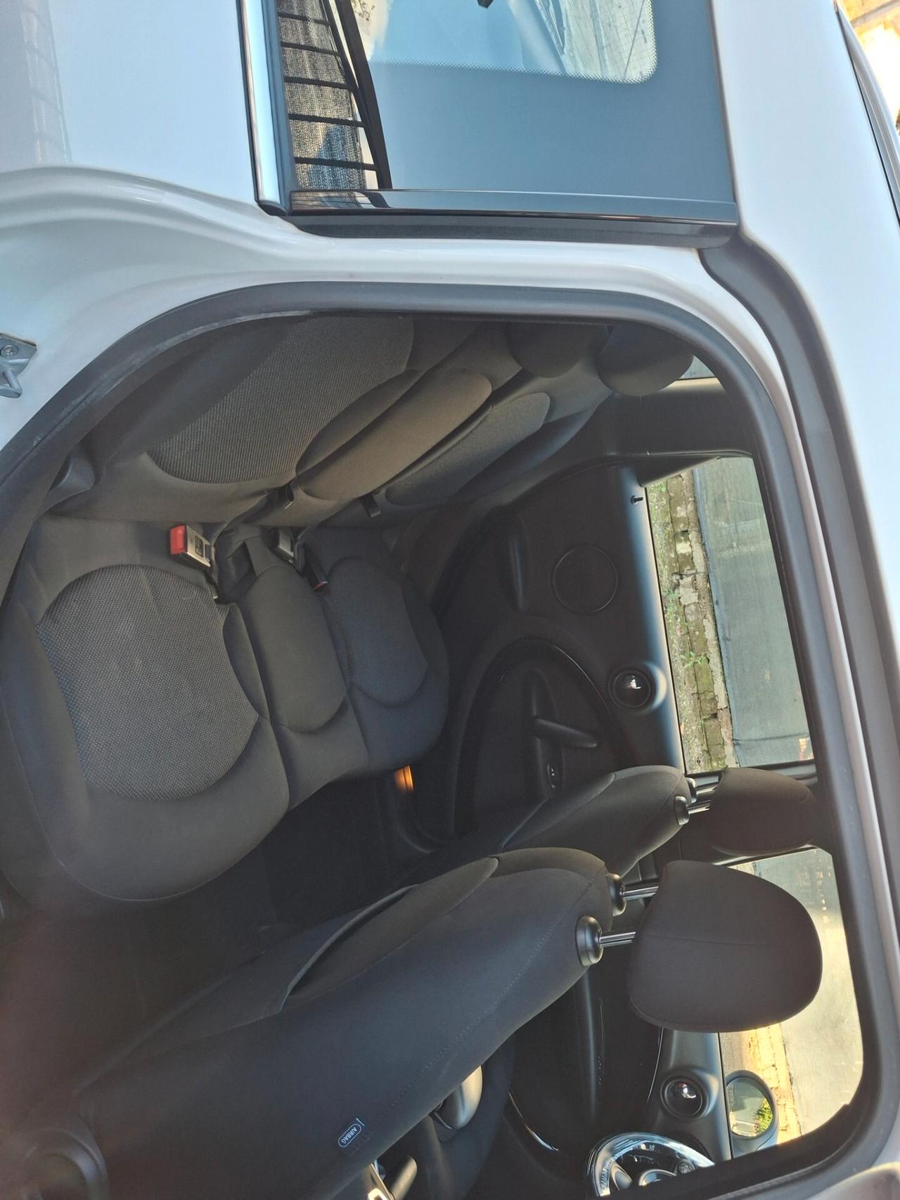 Mini Cooper D Countryman 1.6 adatto neopatentati