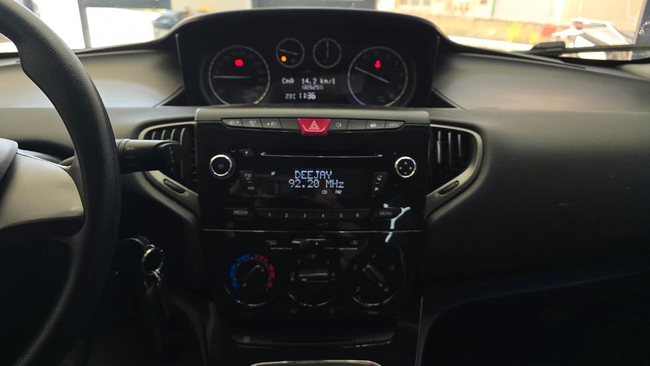 Lancia Ypsilon 1.2 69 CV 5 porte Elefantino