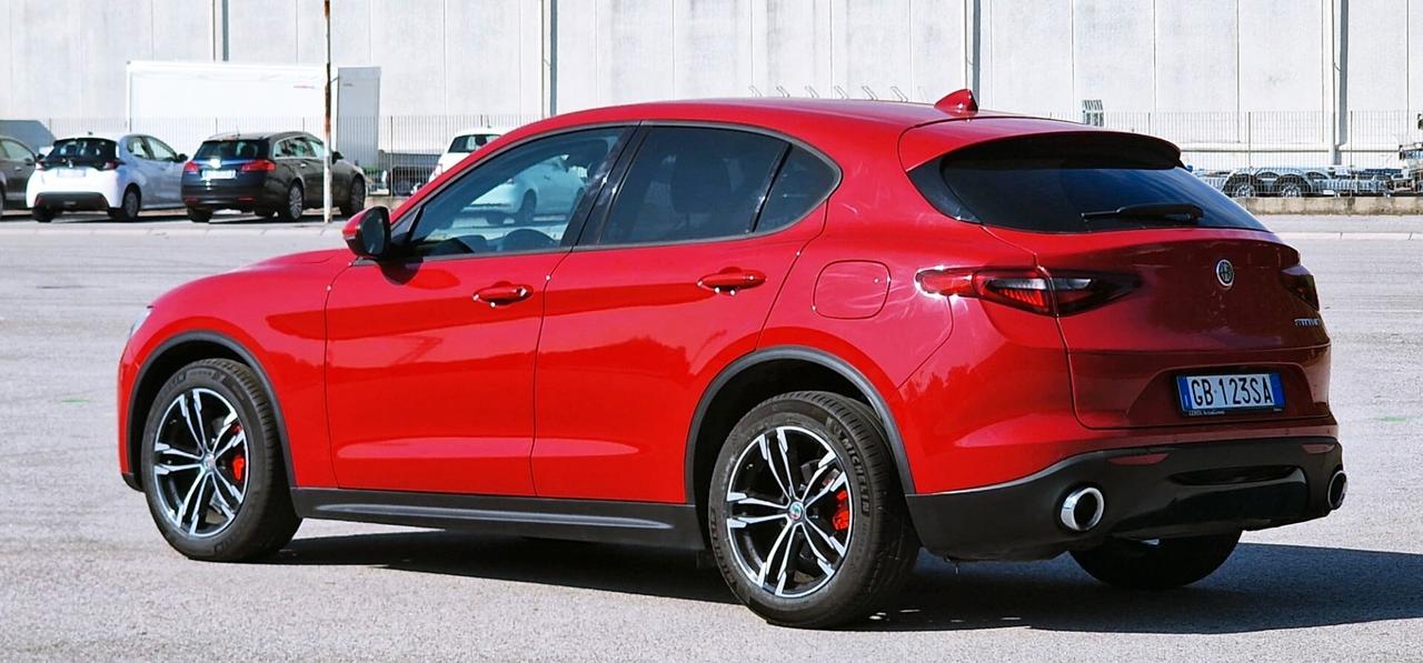 Alfa Romeo Stelvio 2.2 Turbodiesel 160 CV AT8 RWD