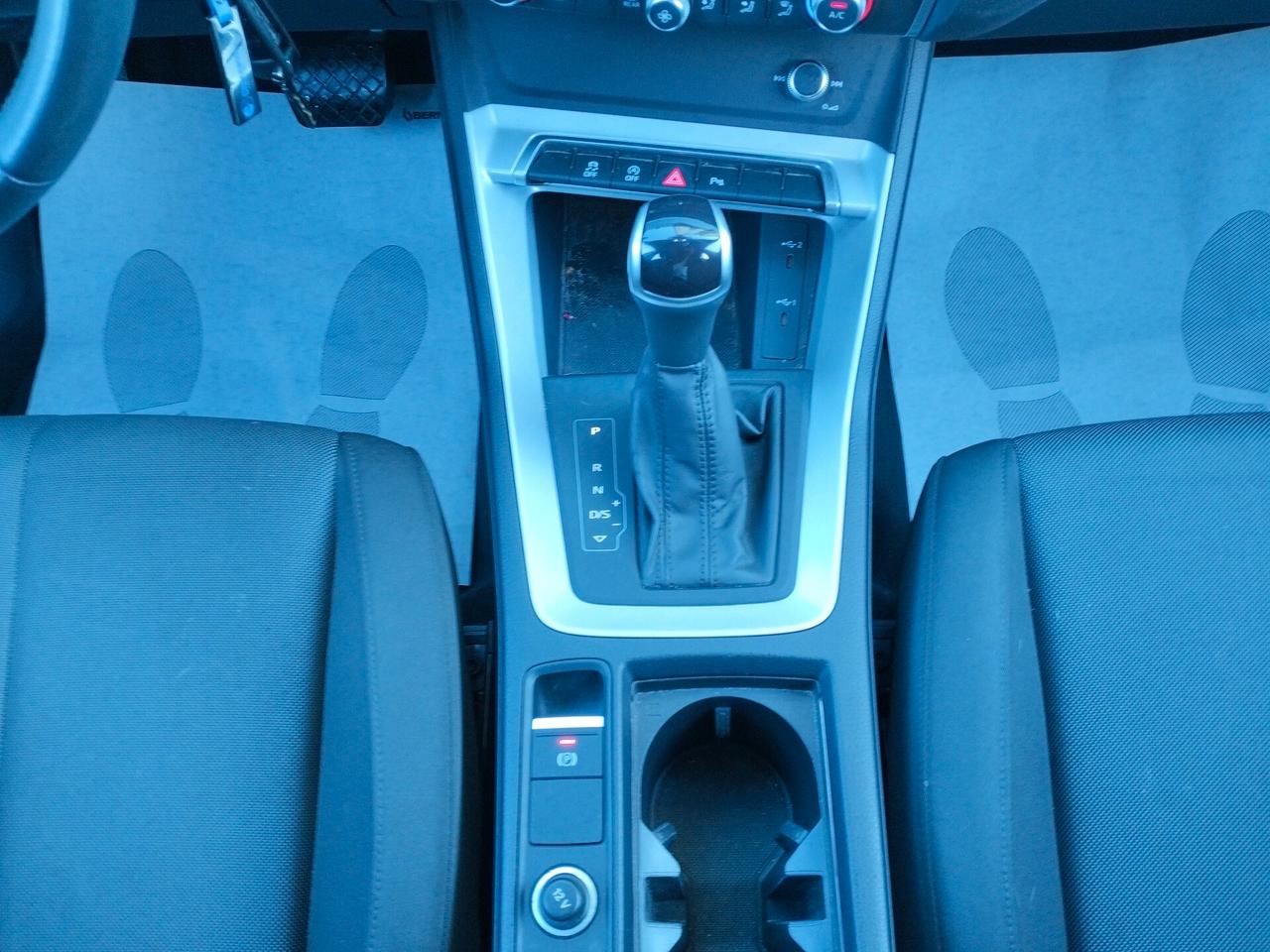 AUDI Q3 II 2023 35 2.0 tdi s-tronic IVA ESPOSTA