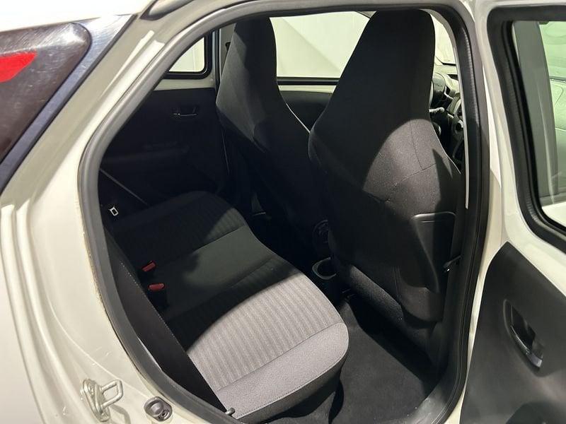 Toyota Aygo Aygo Connect 1.0 VVT-i 72 CV 5 porte x-play
