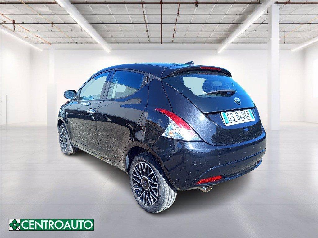 LANCIA Ypsilon 1.0 firefly hybrid Gold Plus s&s 70cv 5p.ti del 2024