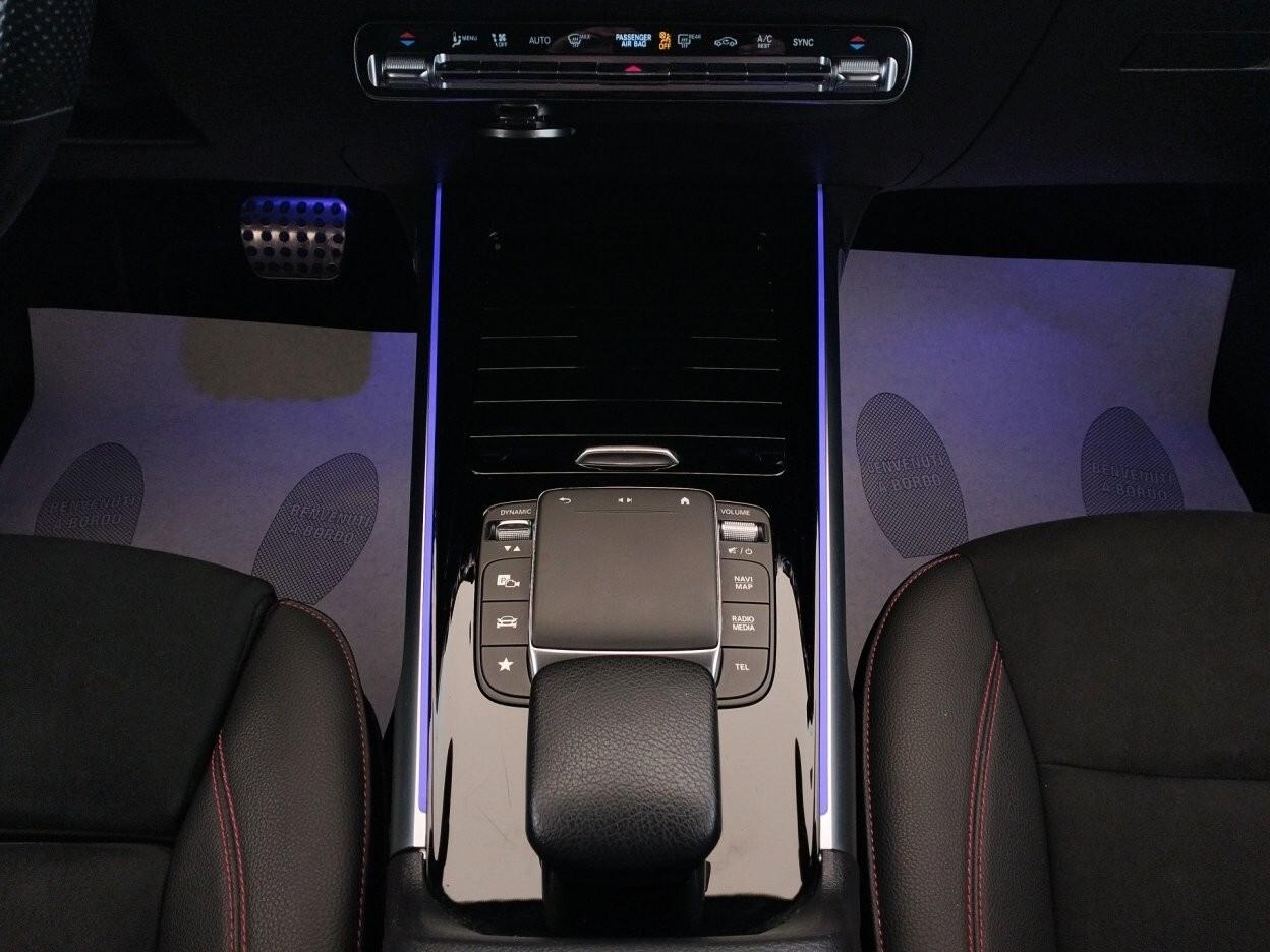 MERCEDES-BENZ GLB 200d Premium AMG line 4matic auto