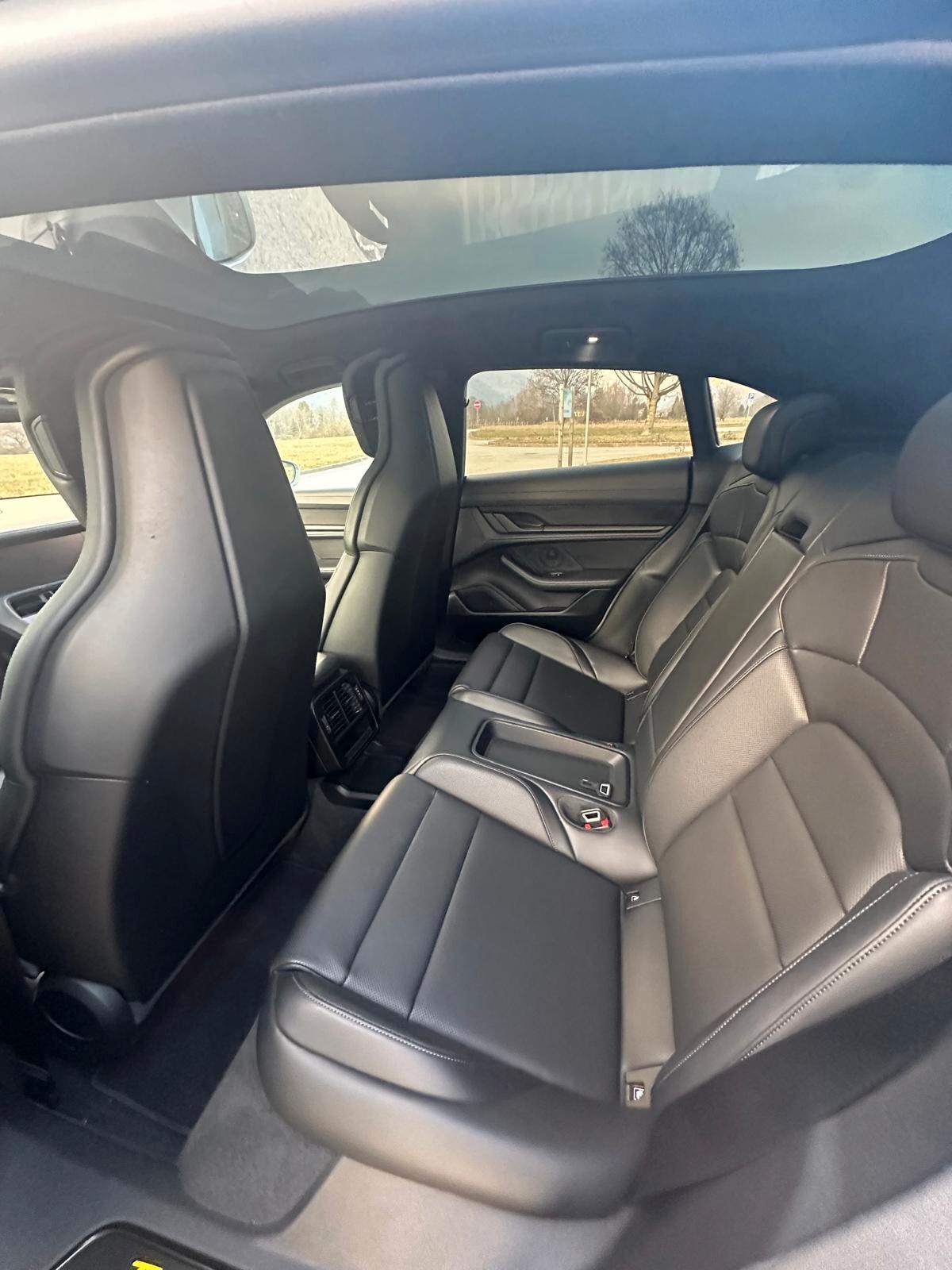 Porsche Taycan 4 Cross Turismo