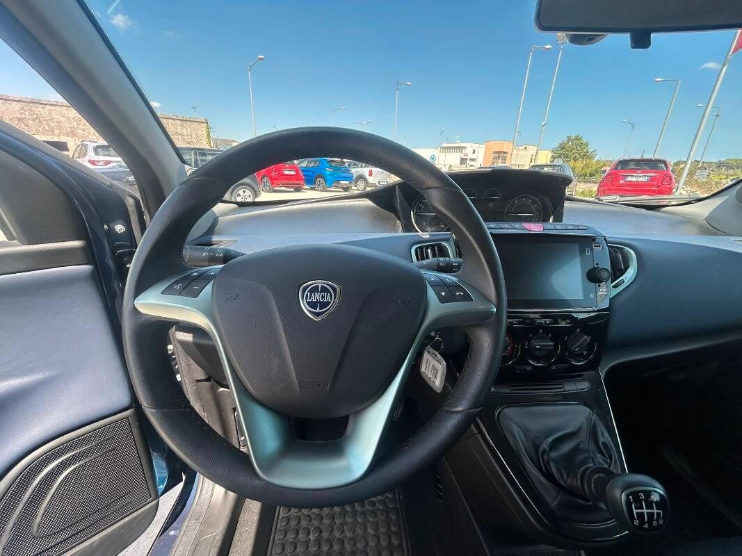 Lancia Ypsilon III 1.0 firefly hybrid Platino s&s 70cv