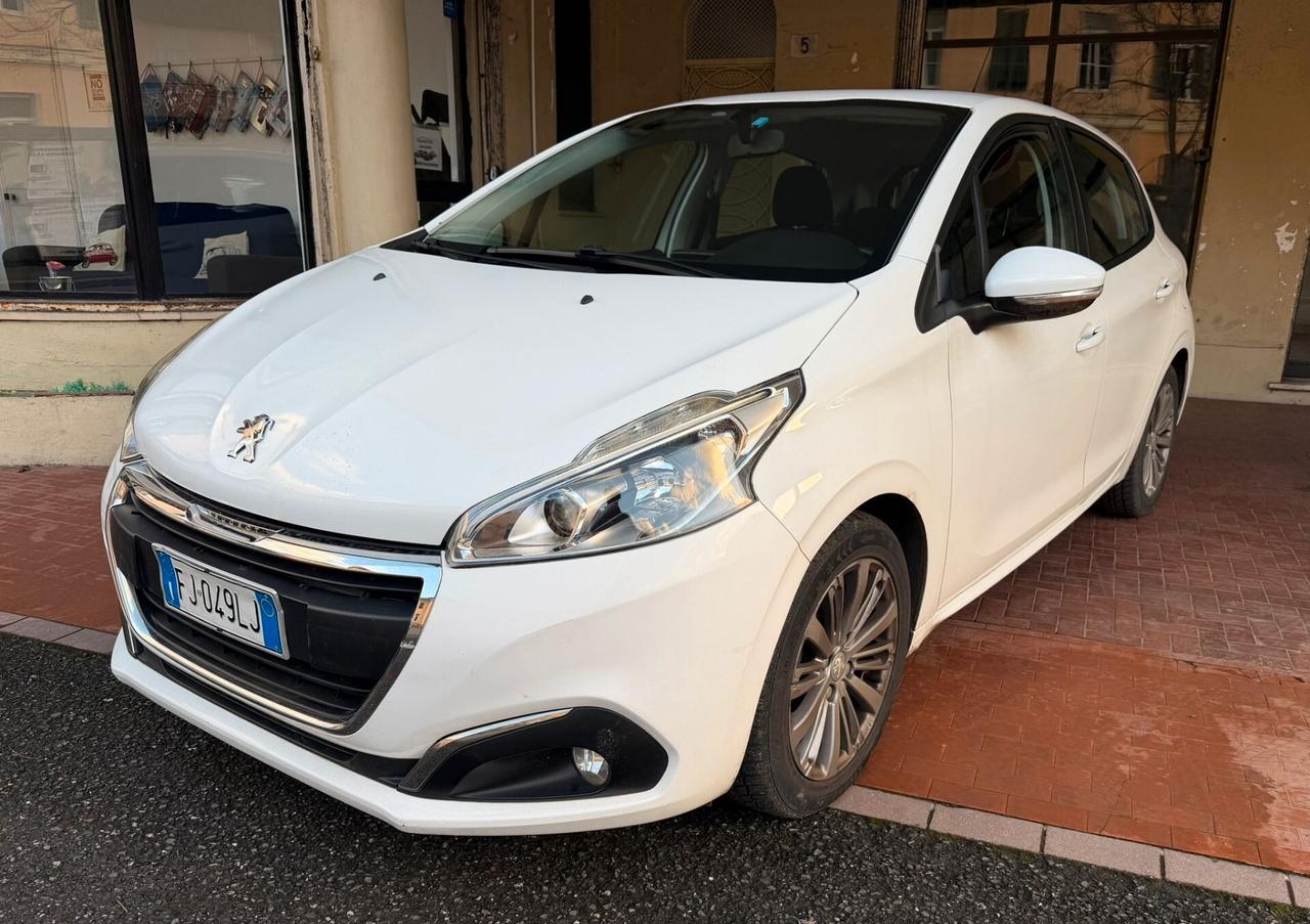 Peugeot 208 BlueHDi 75 5 porte Allure