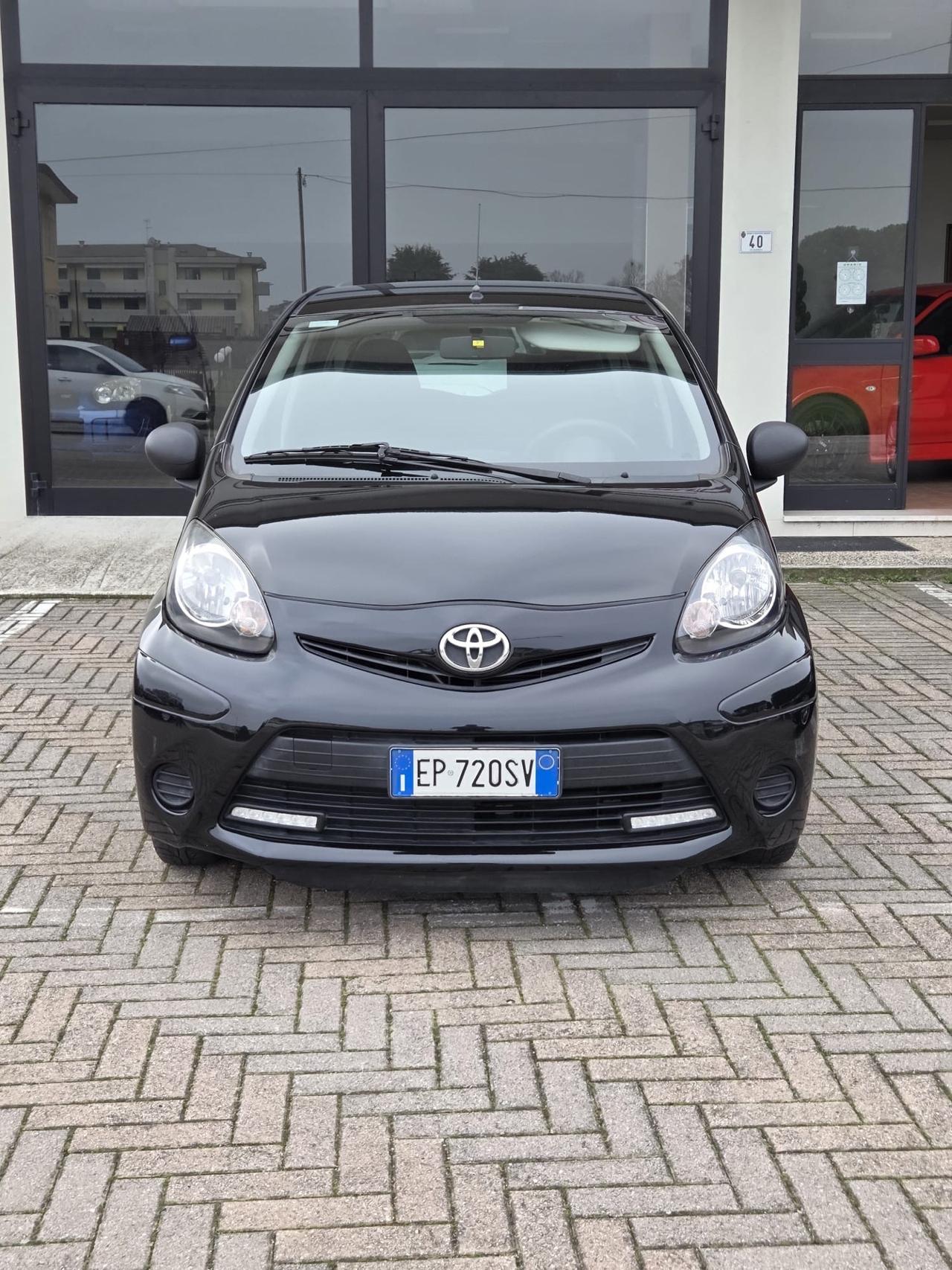 Toyota Aygo 1.0 12V VVT-i 5 porte Active Connect