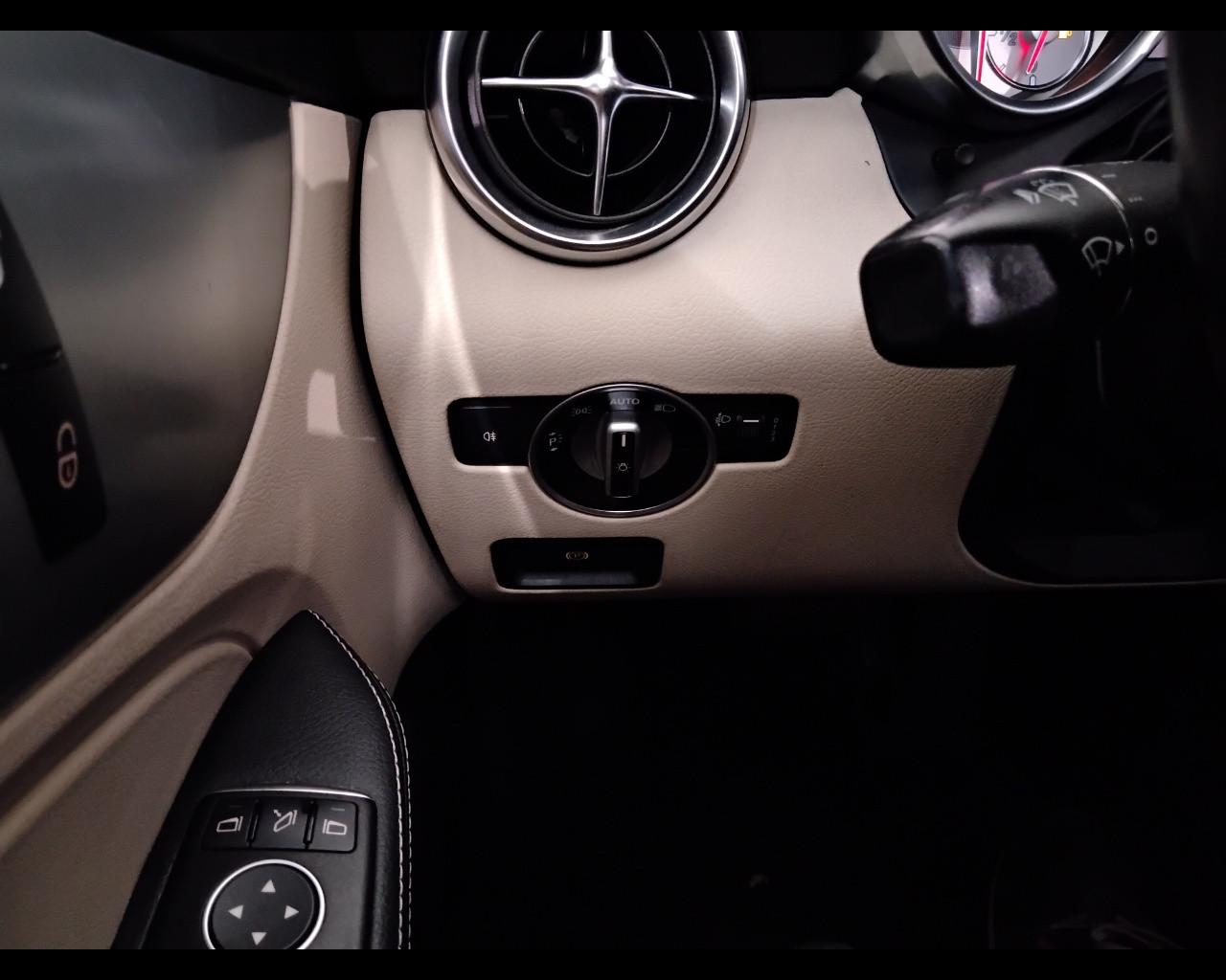 Mercedes-Benz SLK Roadster - R172 - SLK 200 (cgi be) Premium