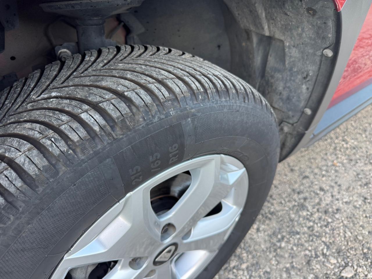 Dacia Duster 1.0 TCe 100 CV ECO-G 4x2 15th Anniversary Gancio traino