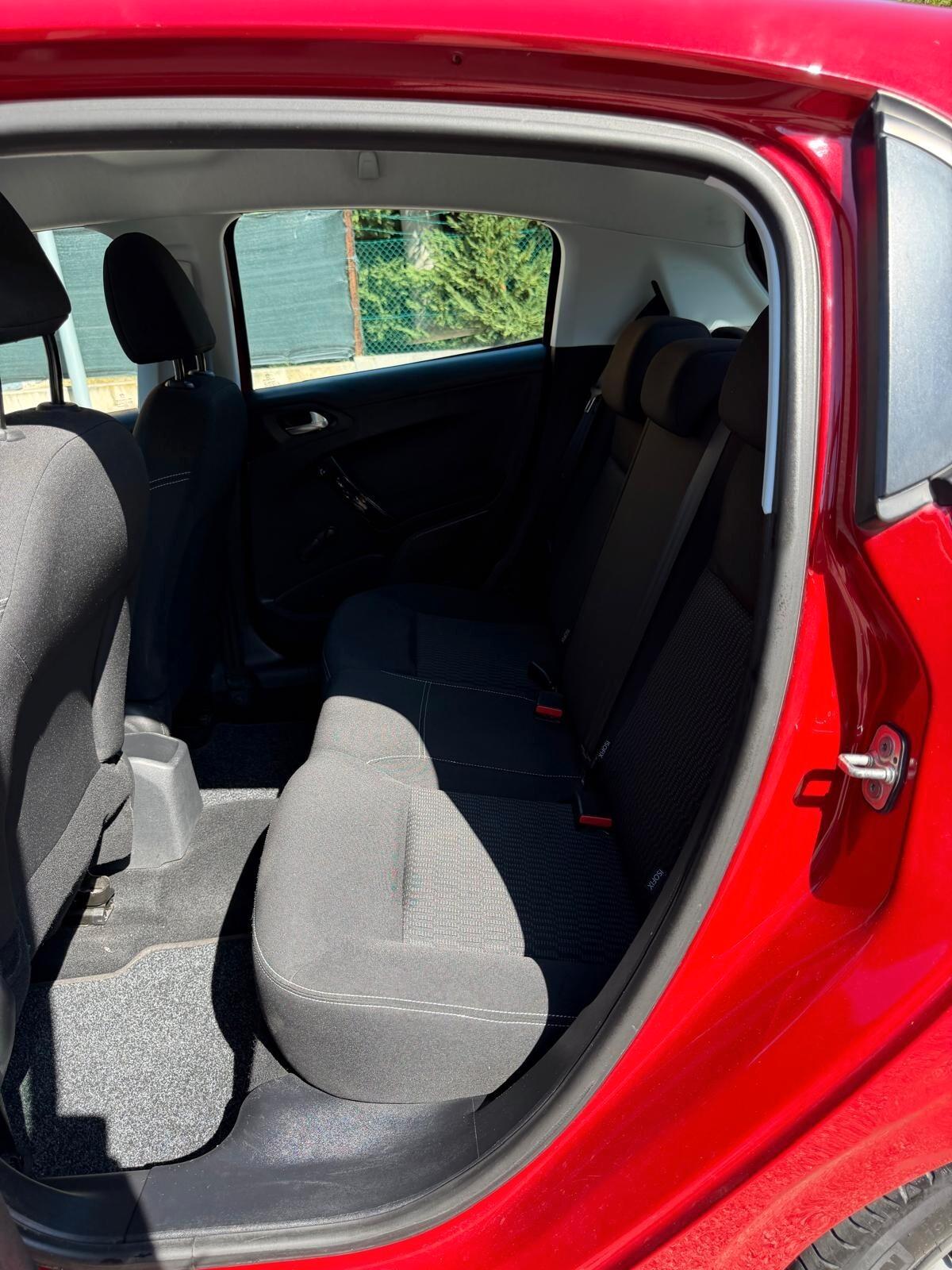 Peugeot 208 1.2 GPL - NEOPATENTATI - 12 MESI DI GARANZIA -