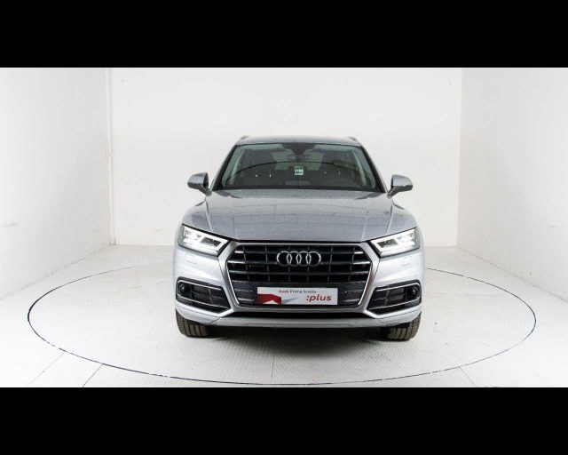 AUDI Q5 40 TDI quattro S tronic Business