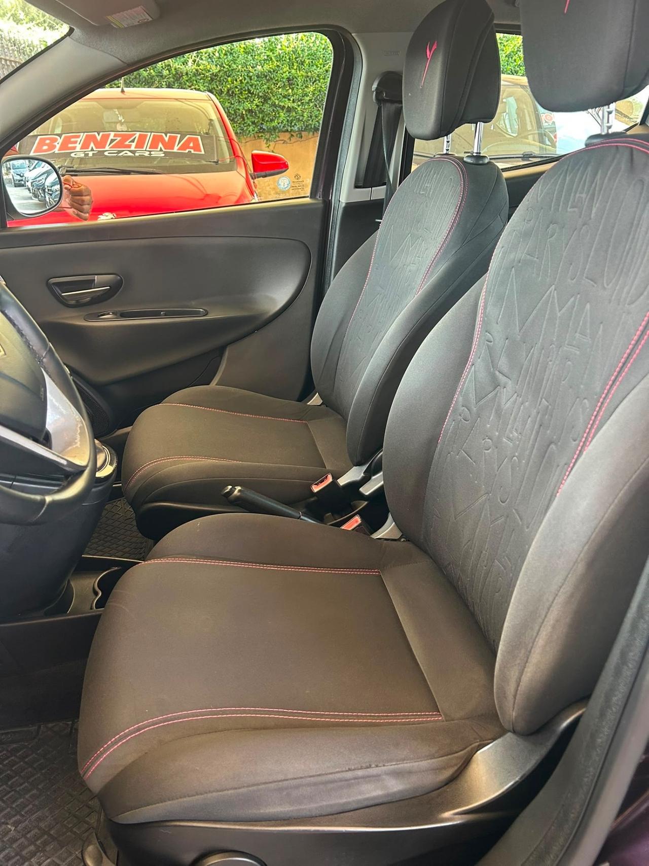 Lancia Ypsilon 1.2 69 CV 5 porte Platinum