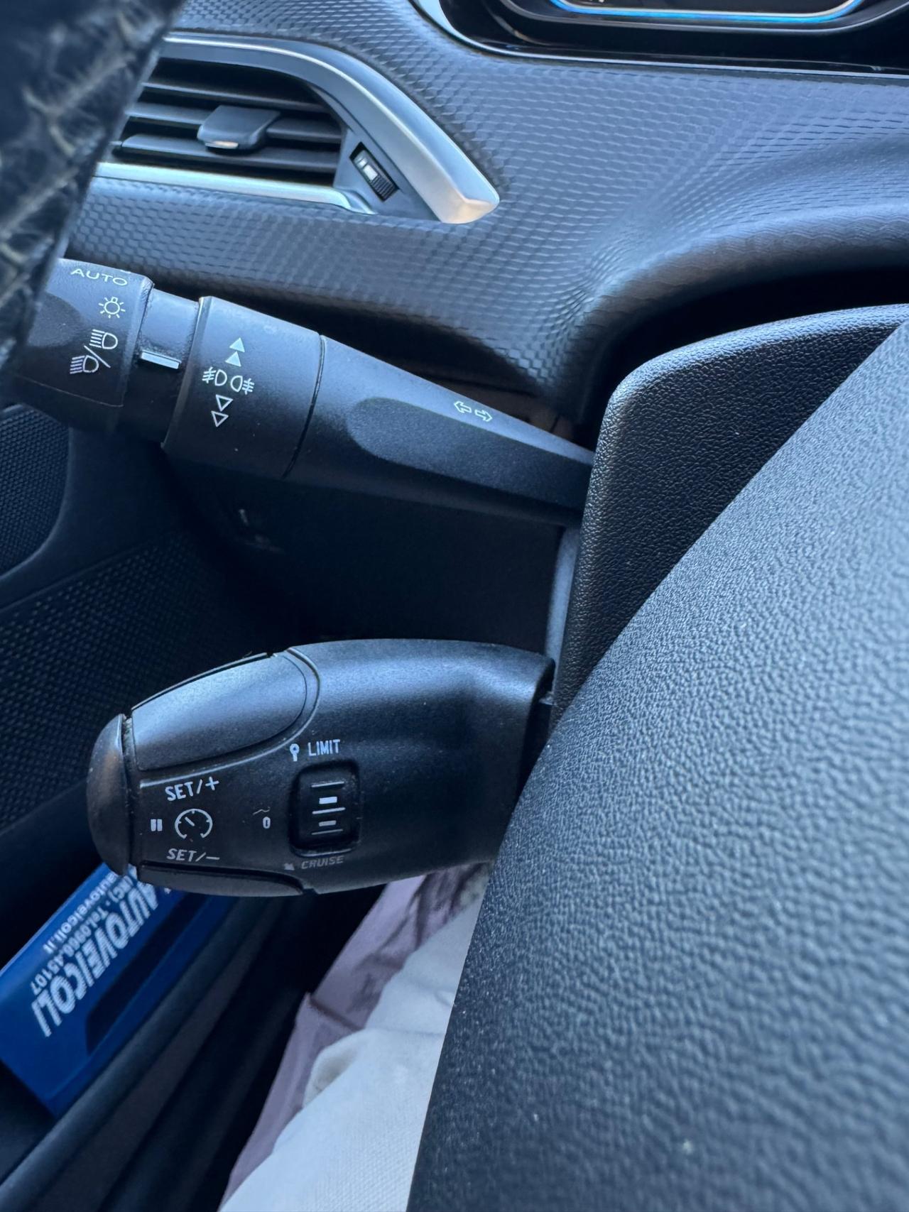 Peugeot 2008 BlueHDi 100 Allure
