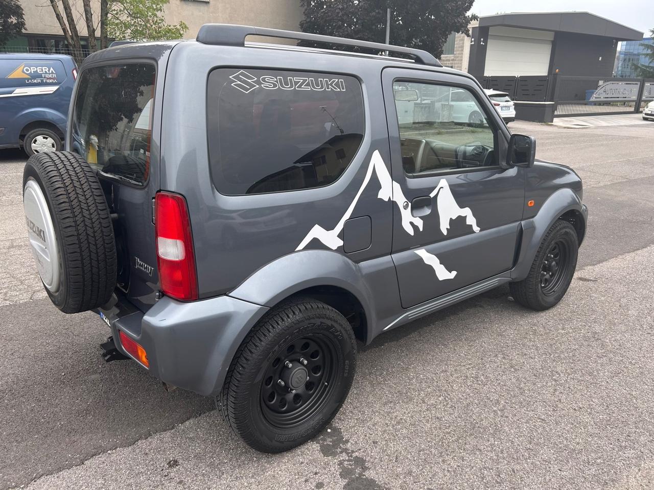 Suzuki Jimny 1300 benzina gancio traino