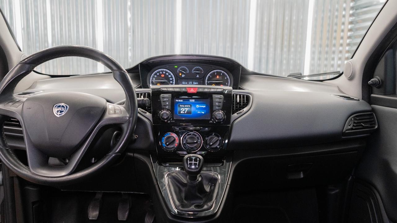 Lancia Ypsilon 1.3 MJT 95 CV Platinum PERMUTA