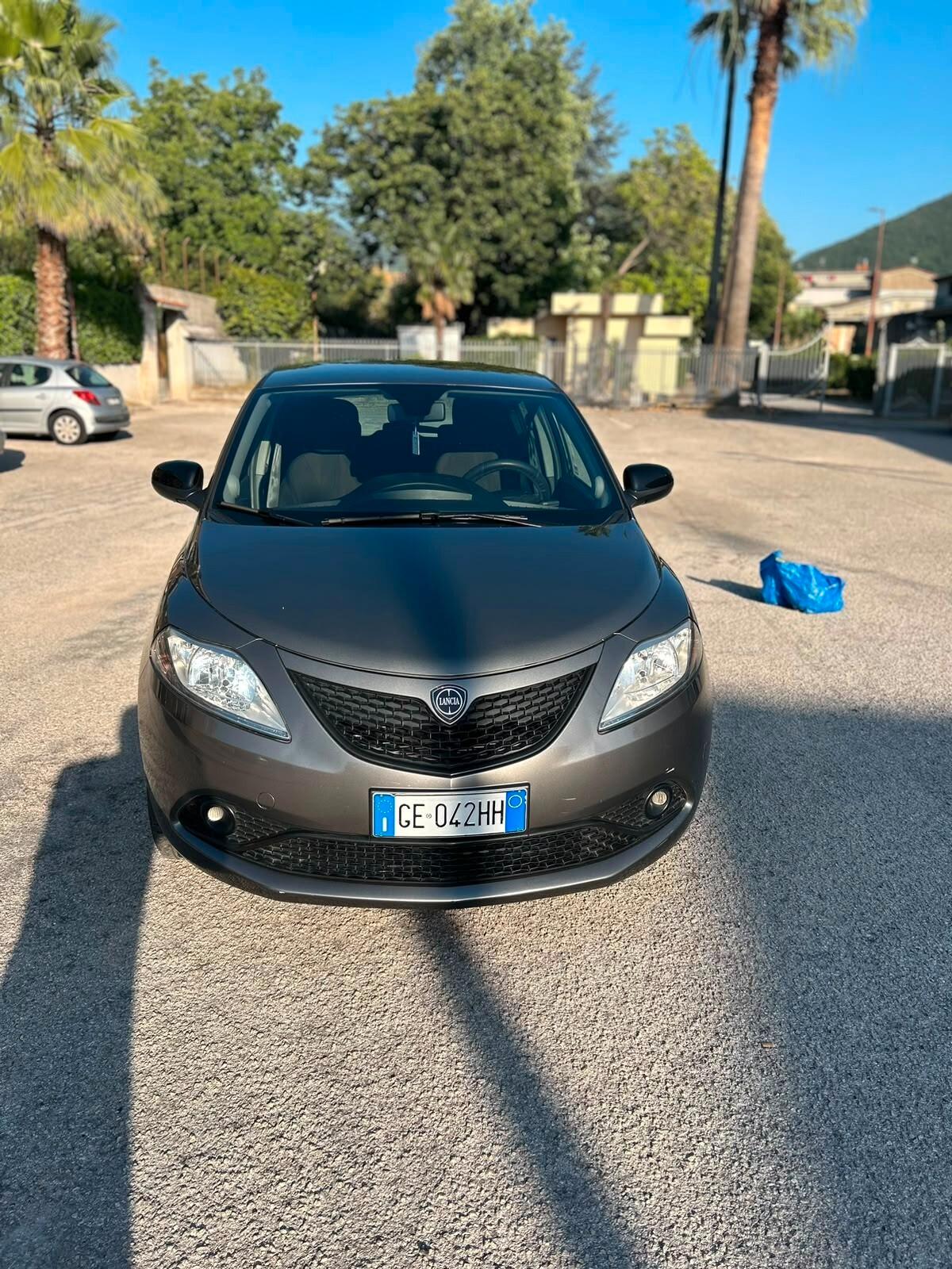 Lancia Ypsilon 1.0 FireFly 5 porte S&S Hybrid Ecochic Gold