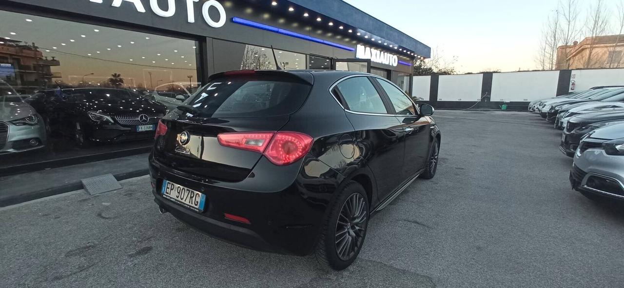 Alfa Romeo Giulietta 1.6 JTDm-2 Distinctive