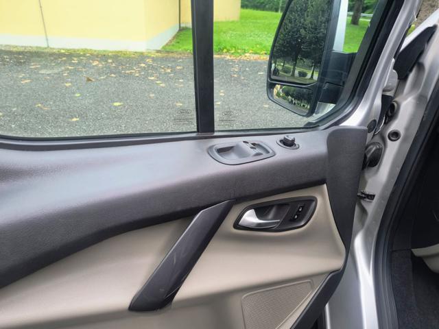 FORD Tourneo Custom 2.0 TDCi 170CV 8 POSTI