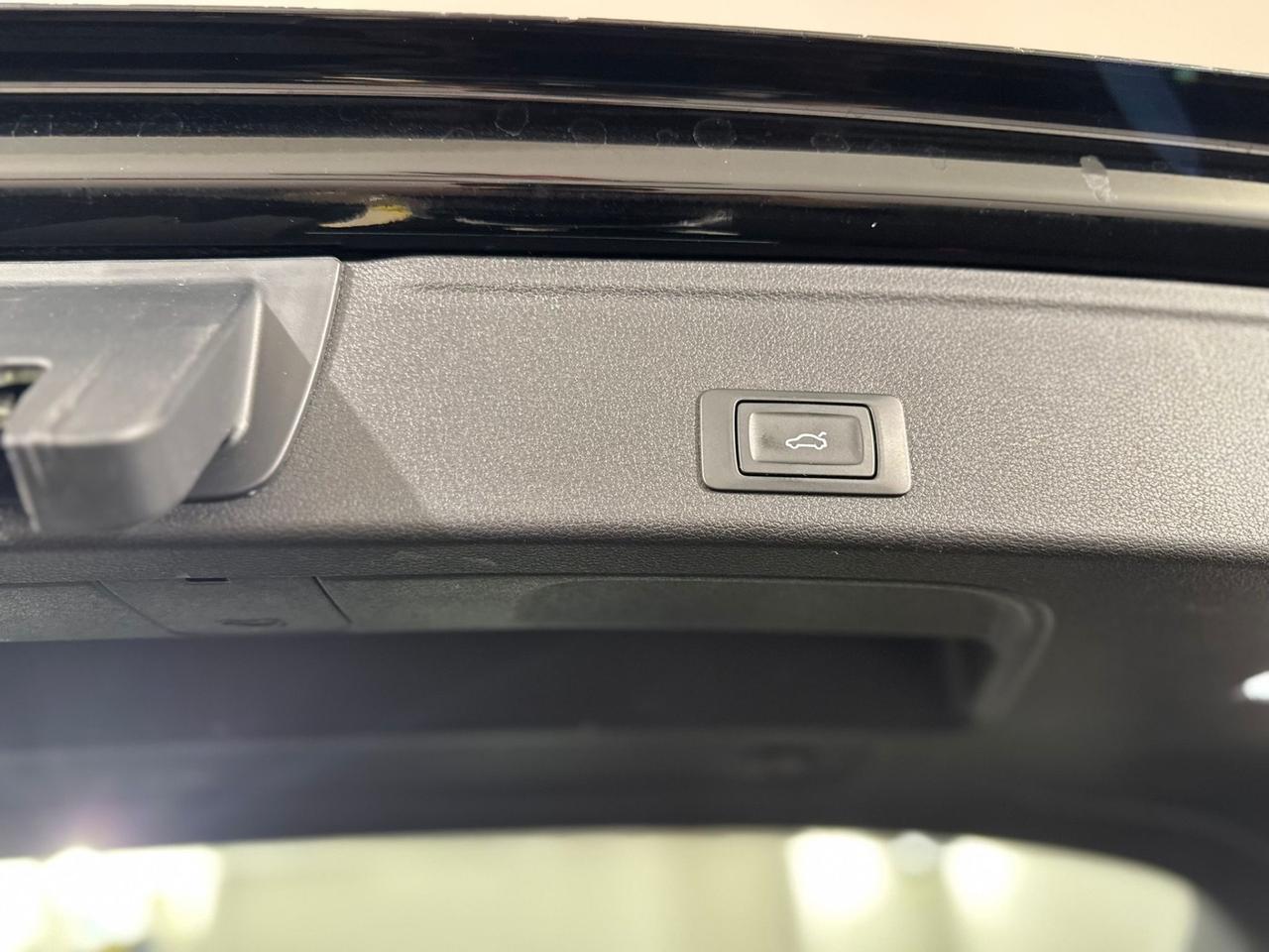 Audi A4 Avant 40 TDI S tronic line edition