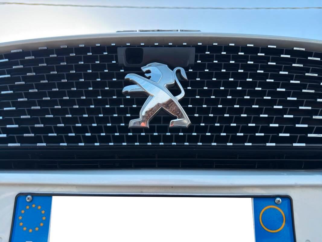 Peugeot 3008 II 1.6 hybrid phev GT 225cv e-eat8 TELECAMERA A 360°