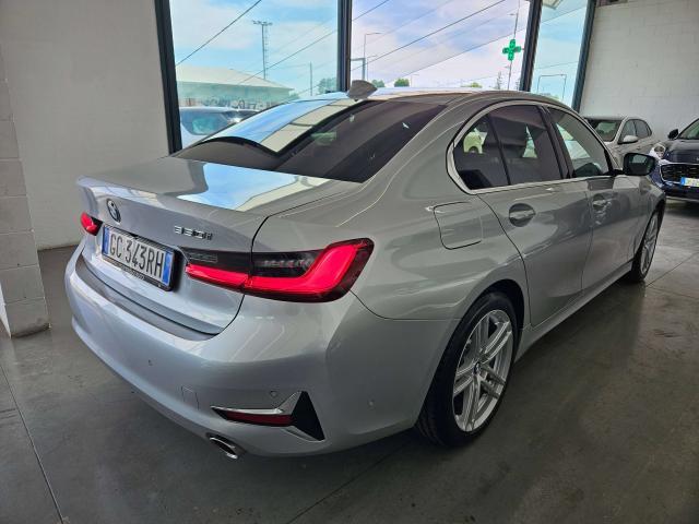 BMW 330 Berlina 330i Luxury CV 258 auto