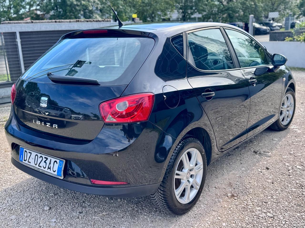 Seat Ibiza 5p 1.4 Benzina 85cv Neopatentati 2010