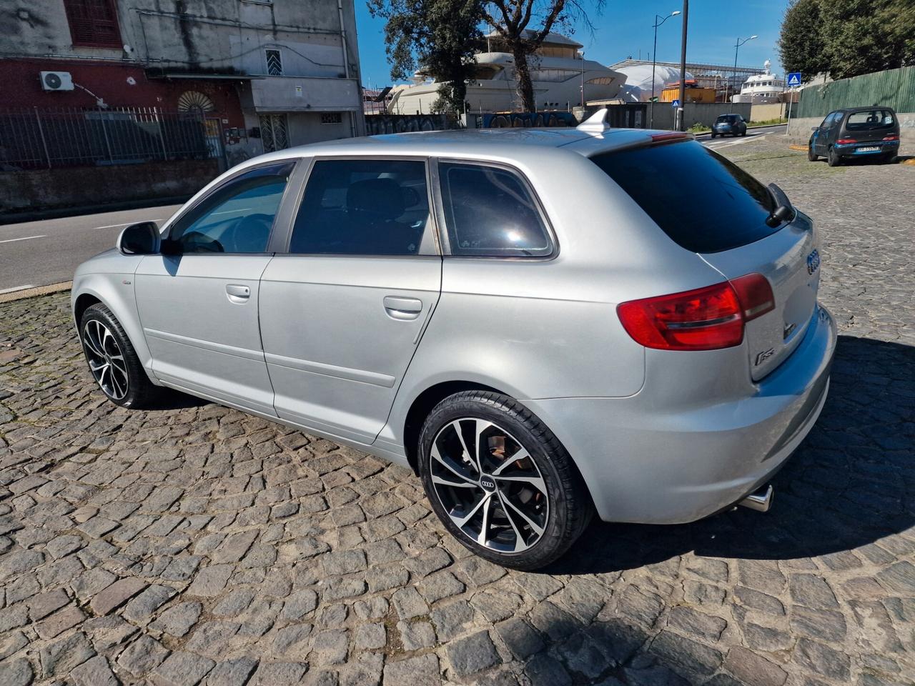 Audi A3 SPB 1.6 TDI 105 CV CR Ambition