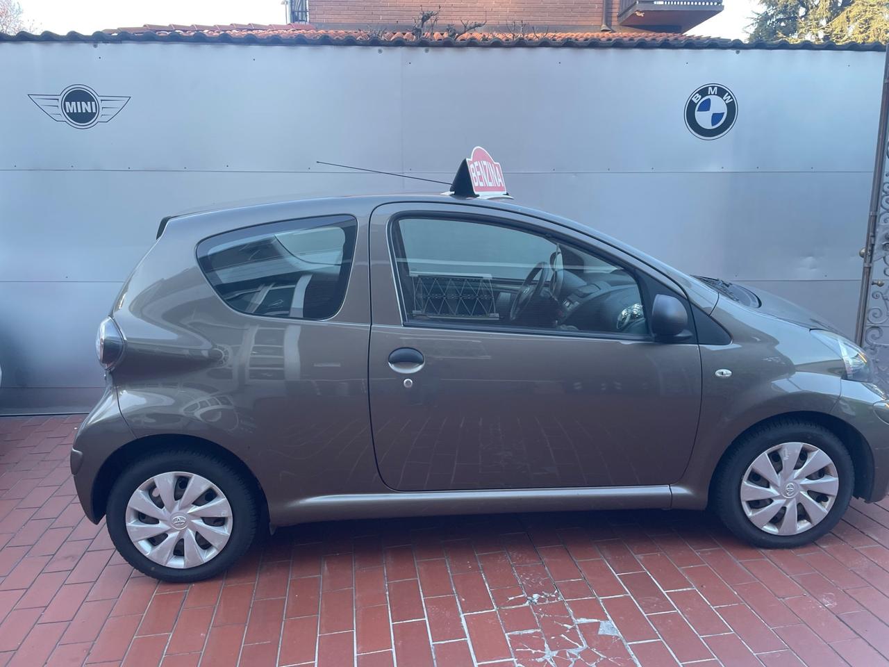 Toyota Aygo 1.0 VVT-i 69 CV 3 porte x-clusiv MMT