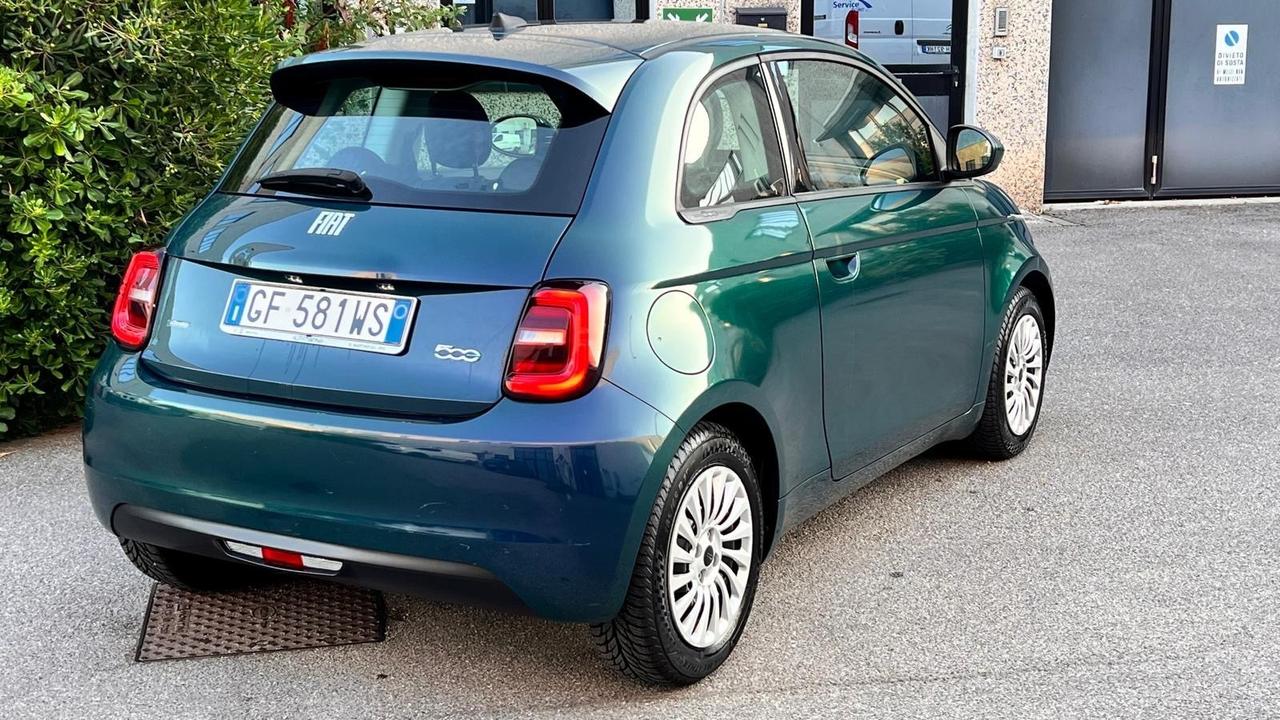 Fiat 500 500e Berlina 42 kWh Icon