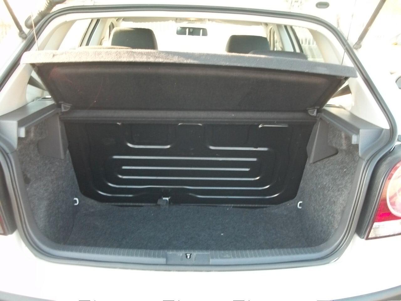 Volkswagen Polo 1.2/60CV 5p. United CC 1200 EURO 04 BENZINA KM 199500 SI NUOVI PATENTATI GARANZIA UN ANNO