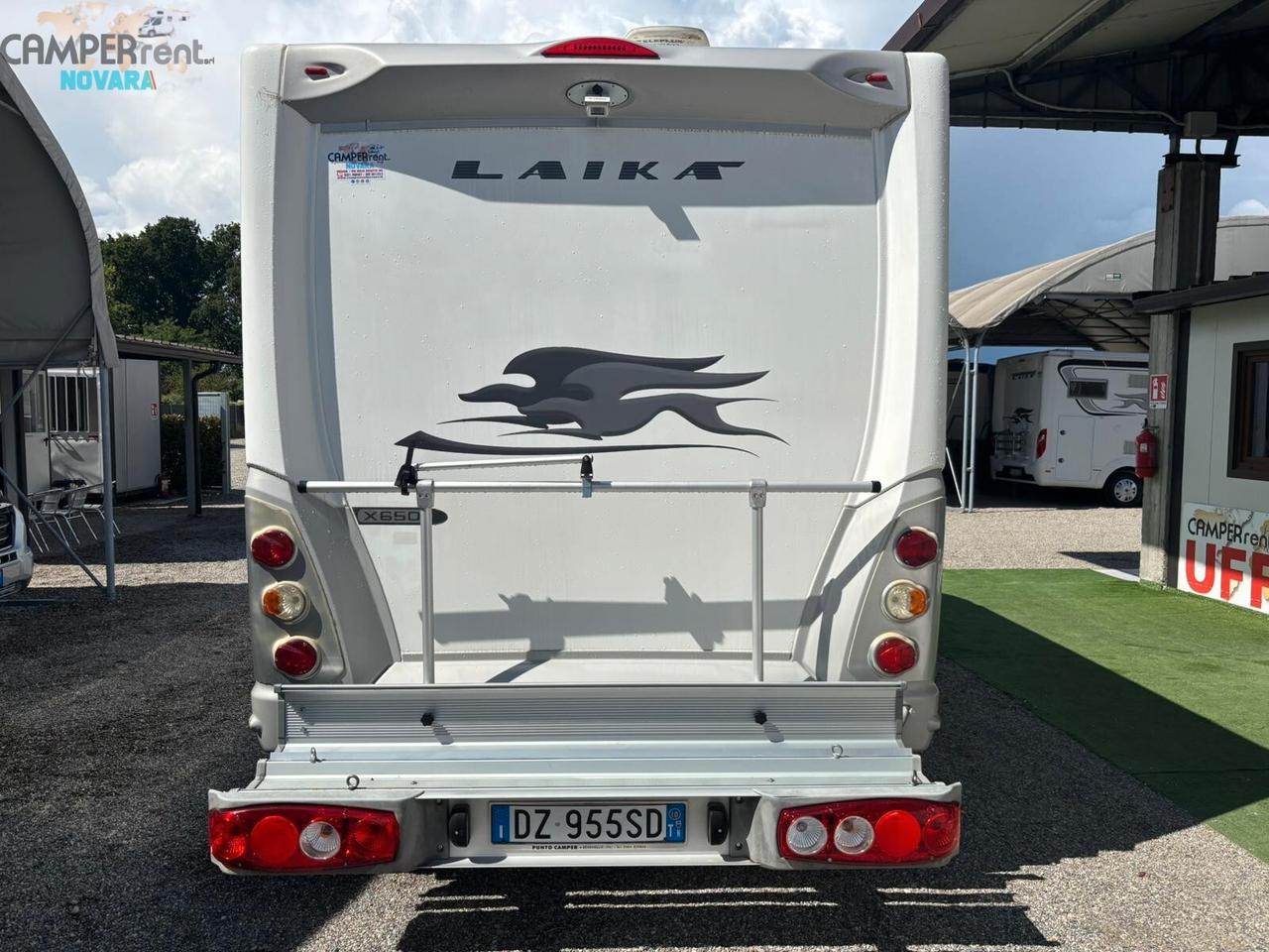 LAIKA X650 R - SEMINTEGRALE CON LETTI GEMELLI IN CODA ED AMPIO GARAGE