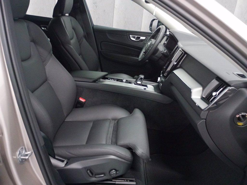 VOLVO XC60 2.0 b4 Plus Dark awd auto del 2024