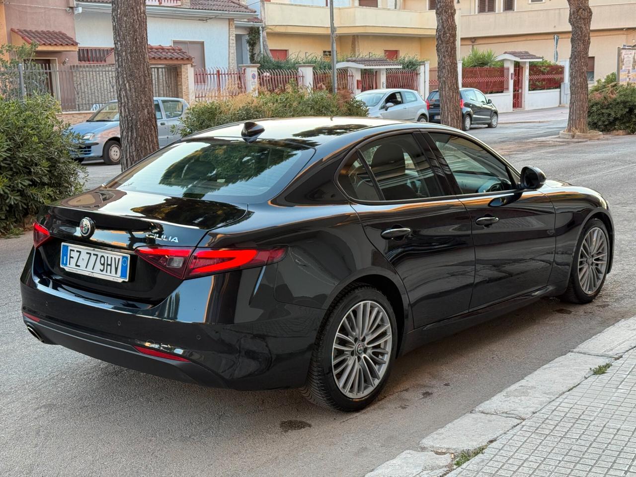 Alfa Romeo Giulia 2.2 TD 160CV NAVI LED - 2019