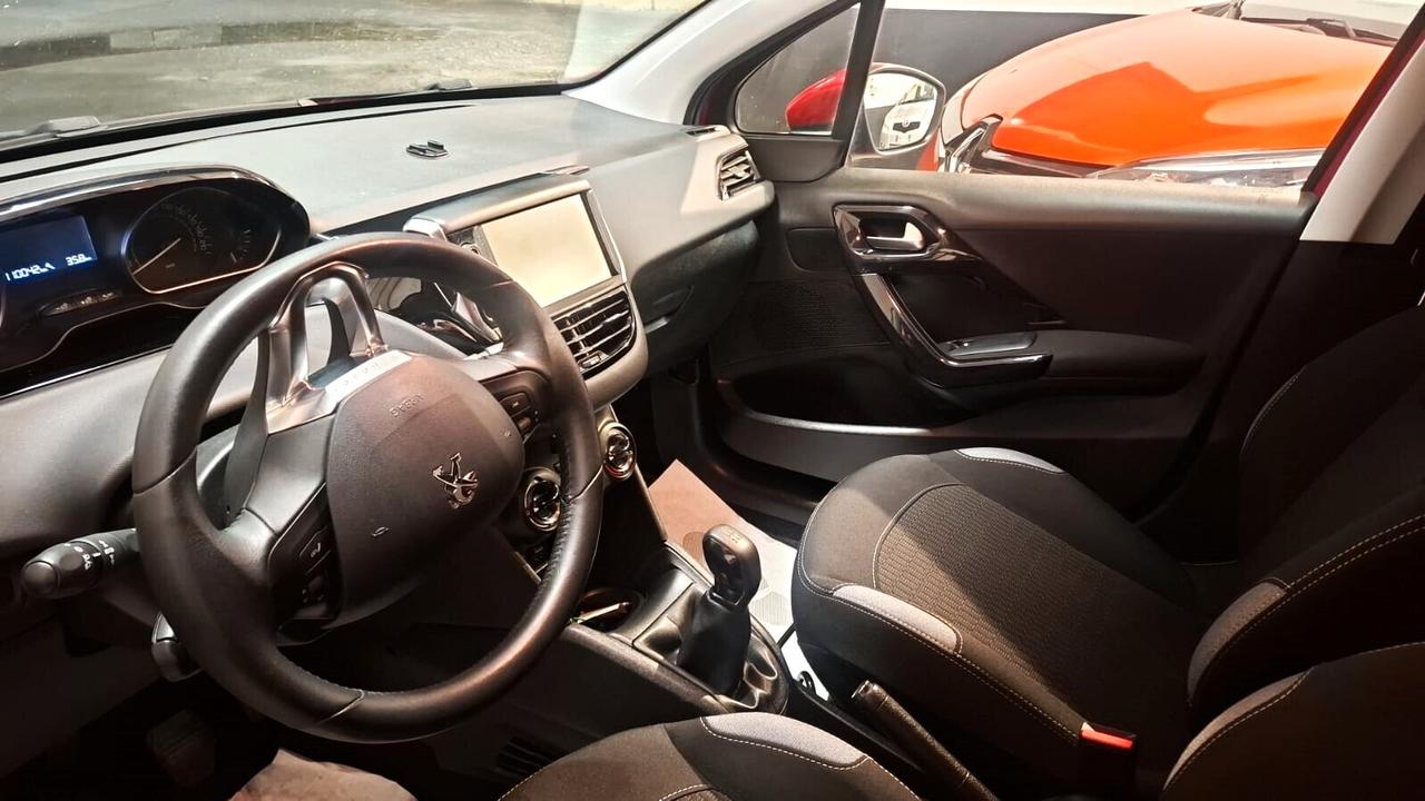 Peugeot 208 PureTech 82 5 porte Allure