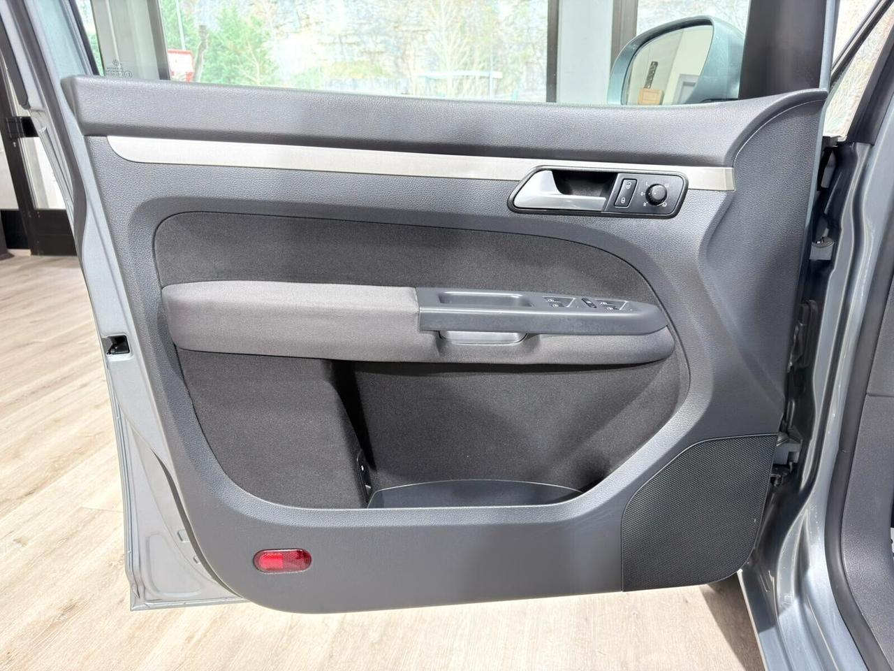 VOLKSWAGEN TOURAN 1.9 TDI 105cv 5P UNITED