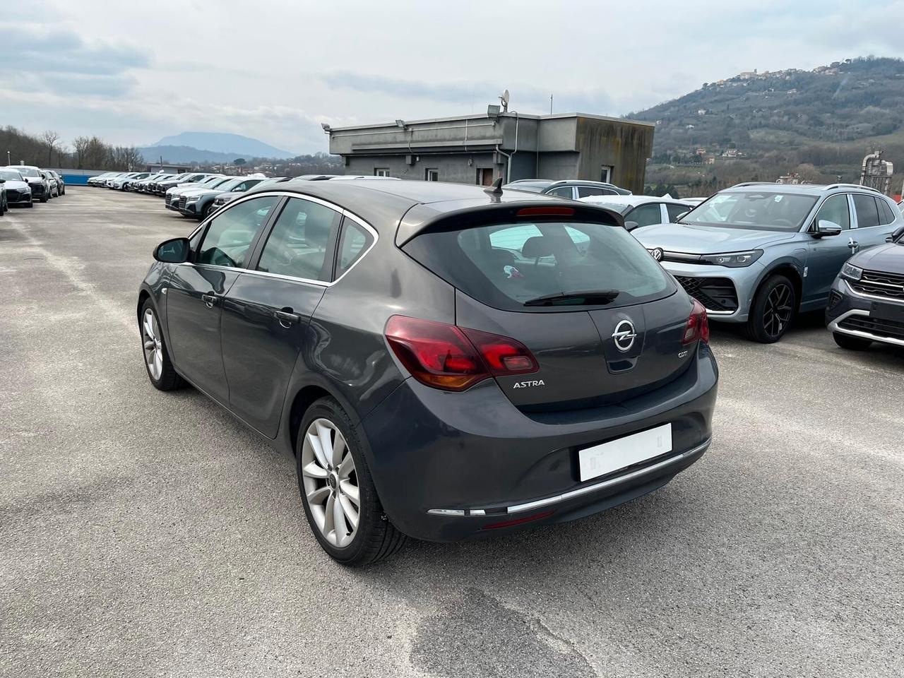 Opel Astra 1.7 CDTI 110CV 5 porte