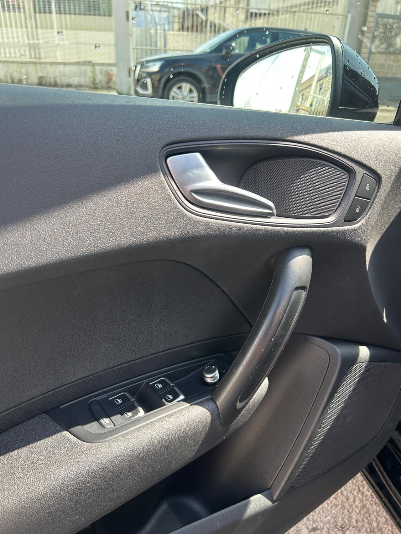 Audi A1 1.4 tdi 90cv S tronic-2015