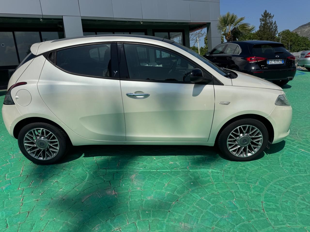 Lancia Ypsilon 1.2 69 CV 5 porte S&S Platinum