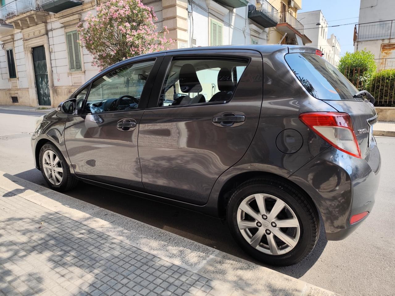 Toyota Yaris 1.4 D-4D 90CV DIESEL NAVI